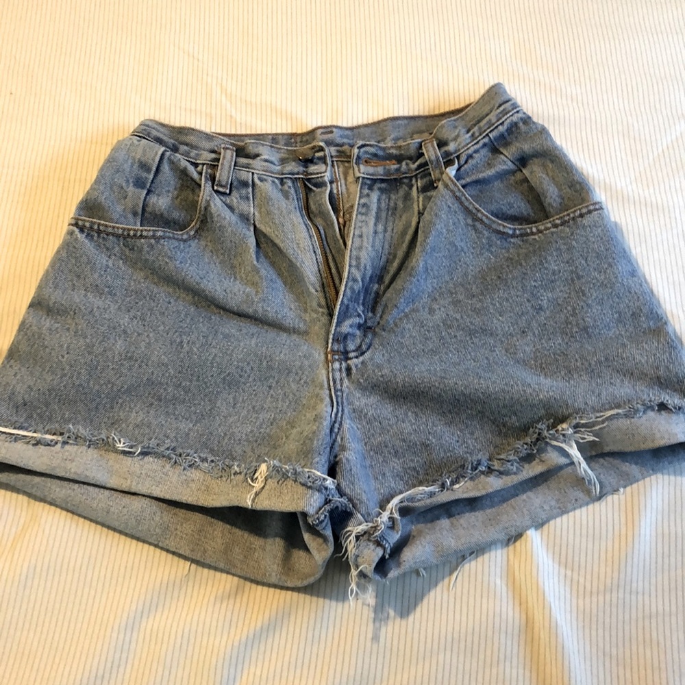 DEEP POCKETS HIGH WASTED SHORTS